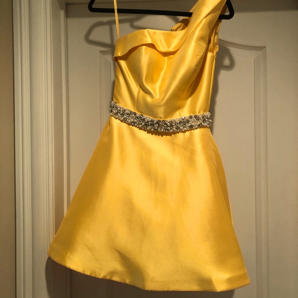 Carny Yellow ASHLEY Lauren Cocktail Dress